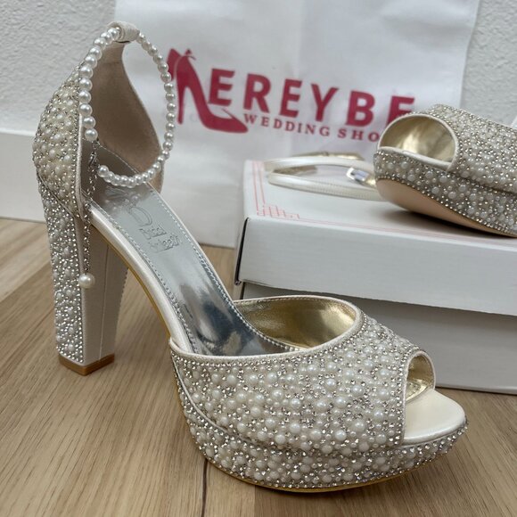 NEVER WORN - Pearl Block Bridal Heels - Picture 2 of 7